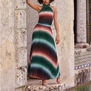 💜Just in💜High Neck Pleated Maxi Dress Absolutely WOW DRESS Size 8 NWT